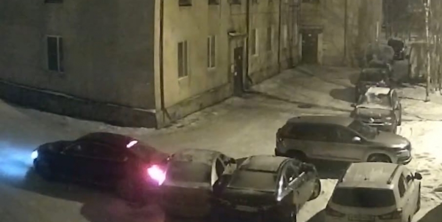 Работник автомойки в Оленегорске устроил ДТП на угнанной иномарке клиента