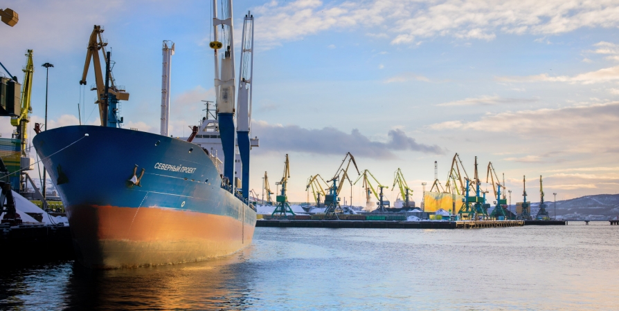 Из мурманского порта в Сабетту отправили более 15 тысяч тонн груза