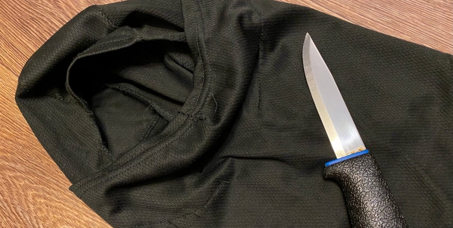В Заполярном две женщины выясняли отношение с помощью ножа