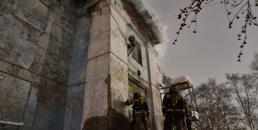 В Мурманске проверят обстоятельства пожара в ДК Моряков