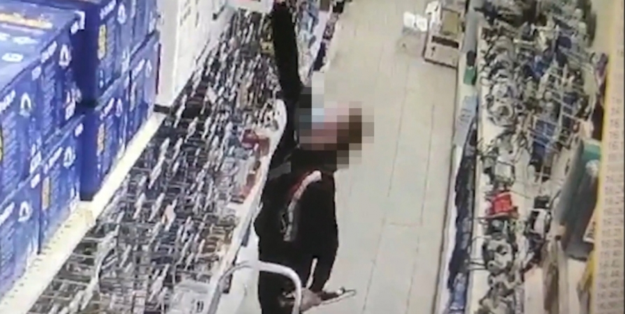 Житель Североморска украл в магазине шуруповерт за 9 тысяч