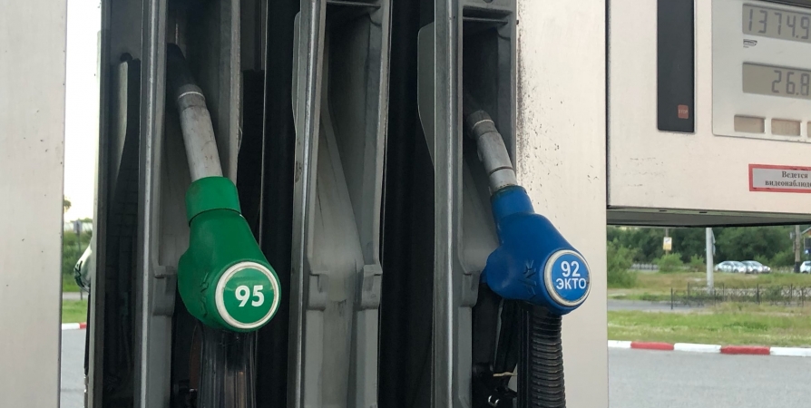 В Мурманской области цены на бензин АИ-95 выросли до 53,60 рубля