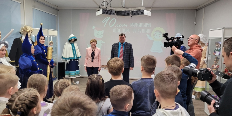 К 90-летию театра кукол в Мурманске открыли большую выставку
