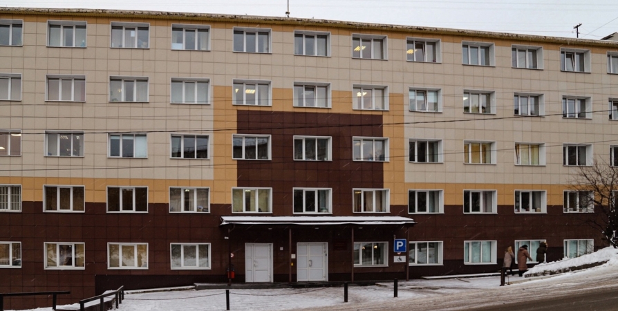 В Ленинском округе убрать хлам с площадки соседа заставили через суд