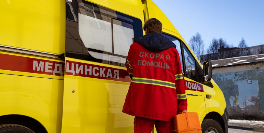 Двое рабочих пострадали от падения с высоты в Мурманской области - соцсети