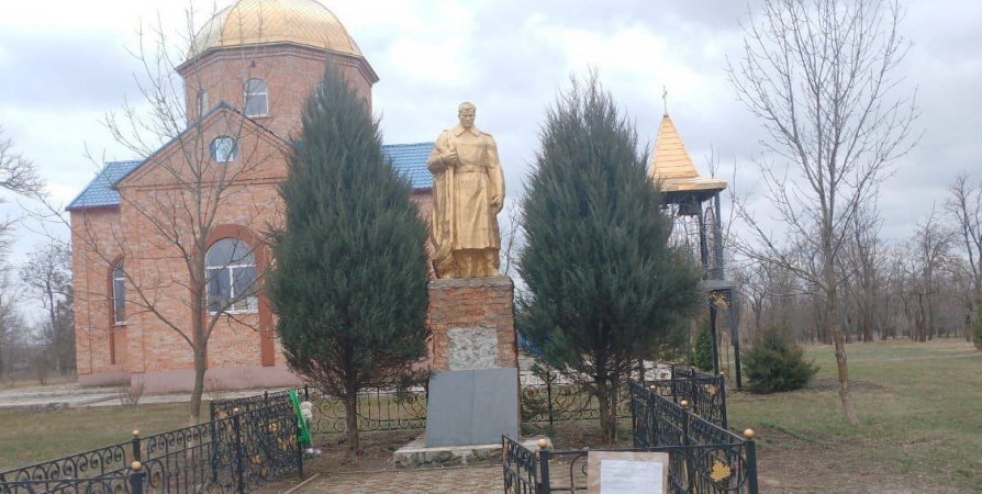 Жители Заполярья восстанавливают военные памятники в Приморском районе