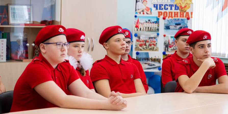 В центре патриотического воспитания «Юная Армия» в Мурманске занимаются 932 воспитанника