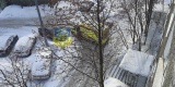 В Мурманске в центре города «скорая» застряла в снежной каше