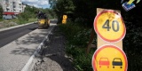 В Мурманске ремонтируют дорогу у школы и прогимназии