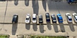 Во дворе Мурманска началась борьба за парковку авто