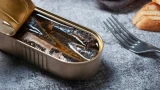 Когда есть банка шпрот: готовим быструю и вкусную закуску — расхватают на лету