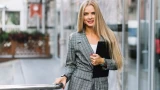 Вселенная посылает шанс: Близнецам — в бизнесе, Весам — в любви: наступает период неожиданных знакомств