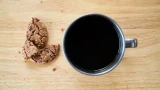 Растворимый кофе не враг — реальная польза и вред: расссмотрим влияние на организм