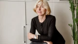 Мало кто поверит, что это женщина старше 50 лет: вот что значит модная одежда — и к лицу, и по возрасту