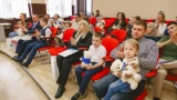 Деньги, шоколадка, медвежонок и альбом: 25 мурманских семей смогут улучшить жилье с помощью городской власти