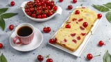 Такой манник вы ещё не пробовали: влажный и с ягодами, а во тает — нежнейший пирог за 60 минут
