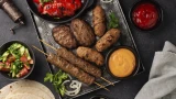 Секреты идеального Люля-кебаб: готовим сочные мясные колбаски — лучший рецепт на майские праздники