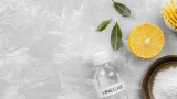 Иностранцы без ума от свойств уксуса: 6 способов, как использовать его в быту
