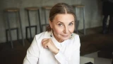Женщины старше 60 лет не должны донашивать ту одежду, что есть: можно купить простые, но стильные вещи — что выбрать