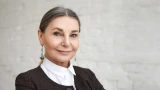 Женщины старше 65 лет могут целый день ловить восхищенные взгляды: что делает их неотразимыми — так может каждая