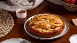 Шарлотку готовлю только по этому рецепту: с одними яблоками такого вкуса не добиться — нужен еще один ингредиент
