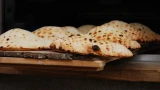 Лепёшки с пылу с жару: простой рецепт выпечки без возни с дрожжами — на готовку уйдёт 15 минут