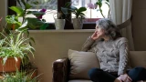 Запах выдает возраст: какие изменения происходят в организме после 60 — как помочь телу и дому оставаться свежими