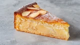 Шарлотка на сметане: вкуснее и воздушнее не бывает — готовить всего-ничего