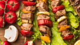 Гостей на праздниках удивляю шашлыком: готовится в духовке, а вкус, будто жарился на барбекю — удивительно вкусно