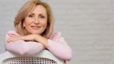 Правильный выбор платья делает женщин 60+ стильными штучками: на что обратить внимание — дело не в стоимости наряда