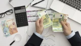 Они не умеют откладывать деньги: какие знаки Зодиака тратят, но не копят — настоящие транжиры