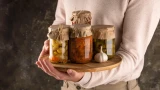 Готовлю тазами безумно вкусную икру: спасаю переросшие огурцы — без заморочек со стерилизацией