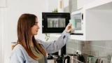 Эти 10 продуктов превратятся в яд в микроволновке: что ни в коем случае нельзя разогревать — избегаем фатальных ошибок