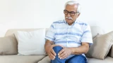 Про боль в коленях после 40 лет можно забыть: надо избавиться от 3 привычек — жизнь полностью изменится