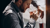 Бутылка им дороже здоровья: 3 знака Зодиака, которые склонны к беспробудному пьянству — могут пропить всё