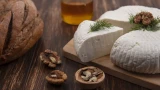 Домашний сыр из ряженки: дешевле магазинного в 5 раз — готовим без проблем и хлопот