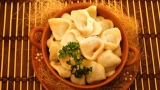 Улучшить вкус пельменей можно несколькими способами: есть несколько хитростей — привычное блюдо покажется деликатесом