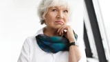 Как люди после 70 лет переосмысливают жизнь: почему одни довольны судьбой, другие нет — как относиться к происходящему