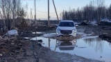 Многодетные семьи с улицы Родниковой в Мурманске вплавь добираются до дома