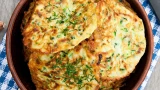 Капустные оладьи вкуснее вы не пробовали: старый советский рецепт — каждый просит добавки