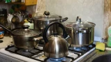 Чистые кастрюли как из магазина: никакими вехотками скоблить не придётся — только сода и вода