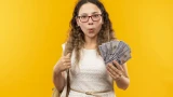 Так вам ещё не пёрло: финансовый гороскоп для 2 знаков Зодиака — кому повезёт с деньгами с 3 июня 2025 года