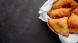 Пирожки будут лёгкими и воздушными: рецепт с картофельной начинкой — никакого молока, кефира и яиц