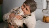 Большая опасность грозит владельцам кошек старше 65: могут развиться многие болезни — вплоть до шизофрении