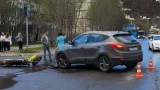 В Кировске женщина-водитель сбила 19-летнего мотоциклиста без шлема
