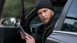 Остановка может стать фатальной: инспектор ГИБДД забирает права в 3 случаях — без объяснения причин