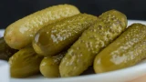 Огурцы никогда не будут мягкими и склизкими: есть несколько хитростей — получатся хрустящими и крепкими