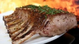 Мясо растает во рту: культовое блюдо 90-х годов — быстрый рецепт спасёт ужин