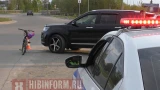 Бабушка на велосипеде протаранила Ford Explorer в Апатитах