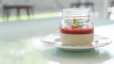 Клубничная панна-котта: летний десерт без духовки